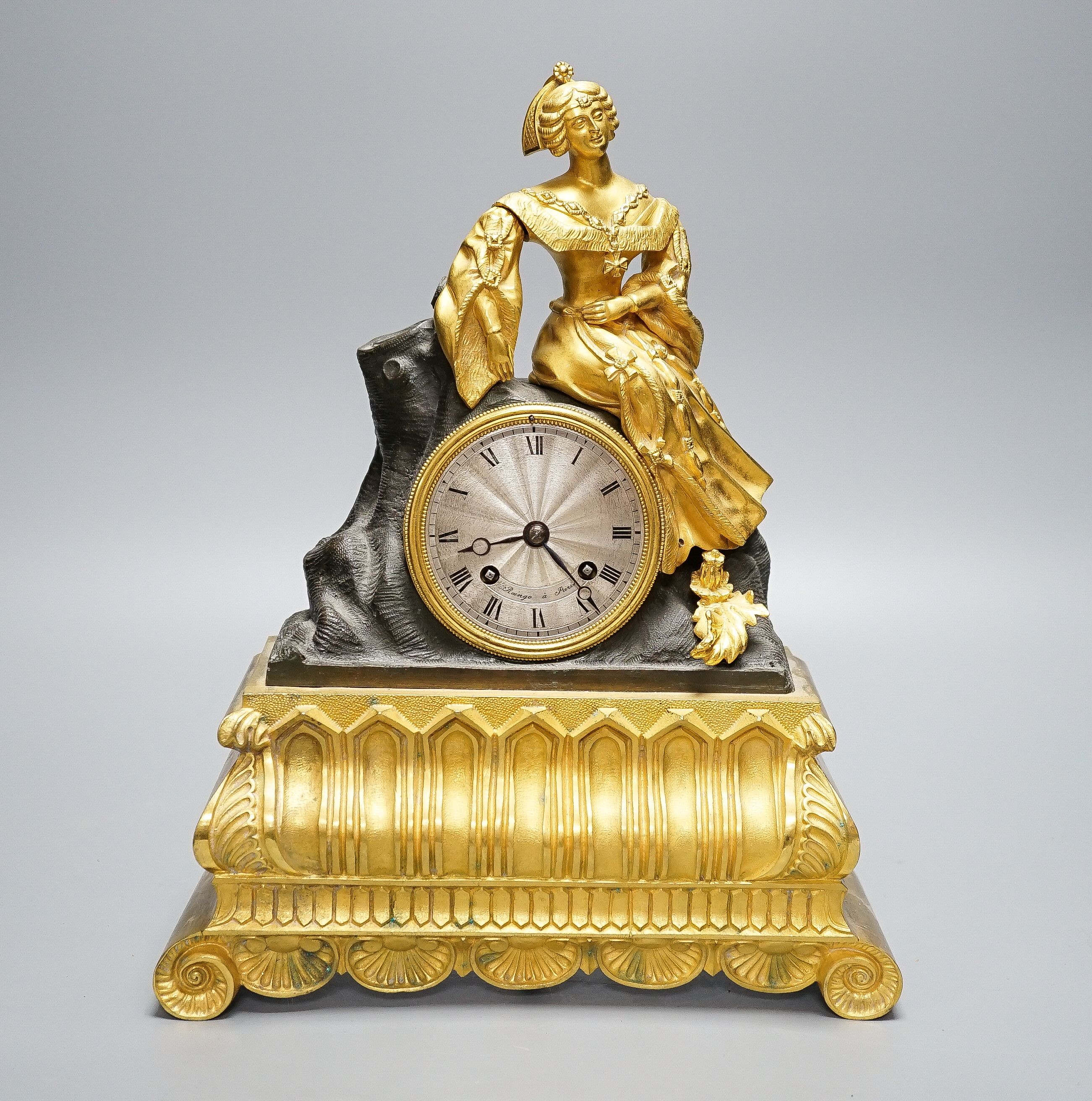 A 19th century French ormolu mantel clock, Raingo a Paris 32cm